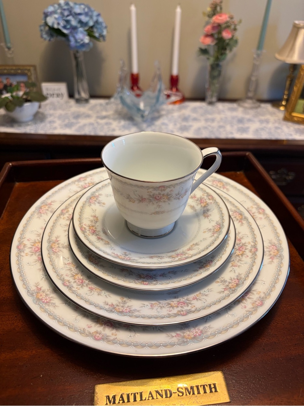 Noritake Veranda pattern china, 5 piece place setting.